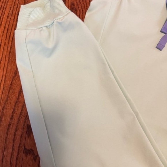 Figs Scrub Set - Picture 8 of 10